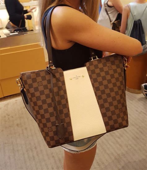 louis vuitton jersey tote price